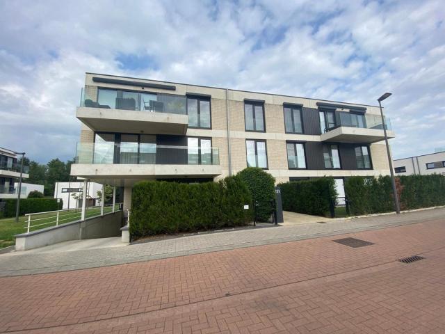 Beautiful apartment with large terrace and parking space