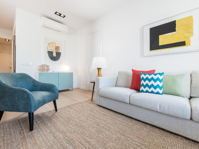 Beautiful apartment with private balcony in exclusive Salamanca