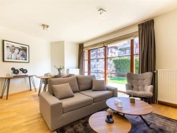 Beautiful apartment 2 Rooms + TERRACE with GARDEN!