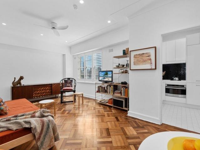 Beautiful Art Deco Apartment with Iconic Views