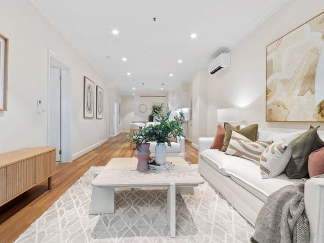 Beautiful architect designed 2 bed, 2 bath apartment on the ground floor