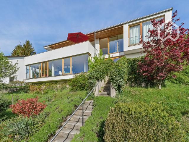 Beautiful architect's house with unique views of the Bavarian landscape