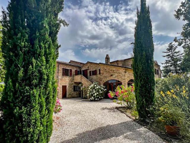 Beautiful Boutique Hotel in Villa near Fano, Le Marche 550m² Fratte Rosa