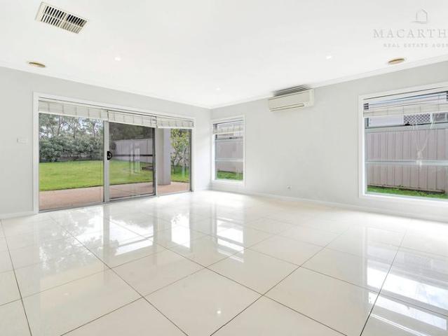 Beautiful Boorooma Family Home