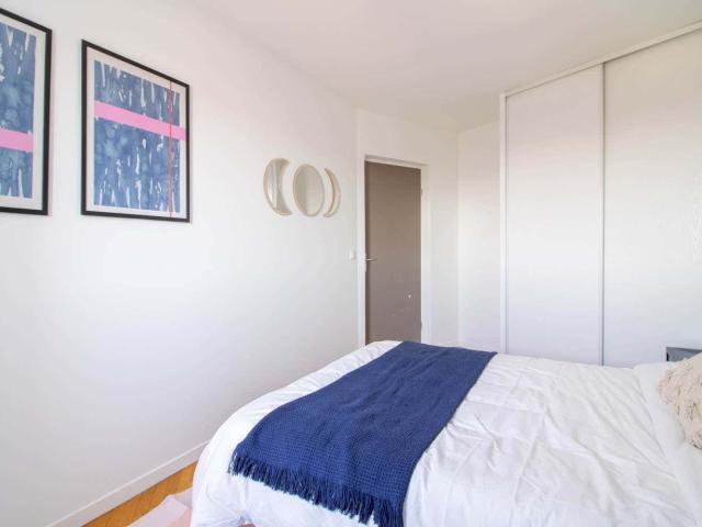 Beautiful bedroom of 11m² to rent in Saint Denis SDN17