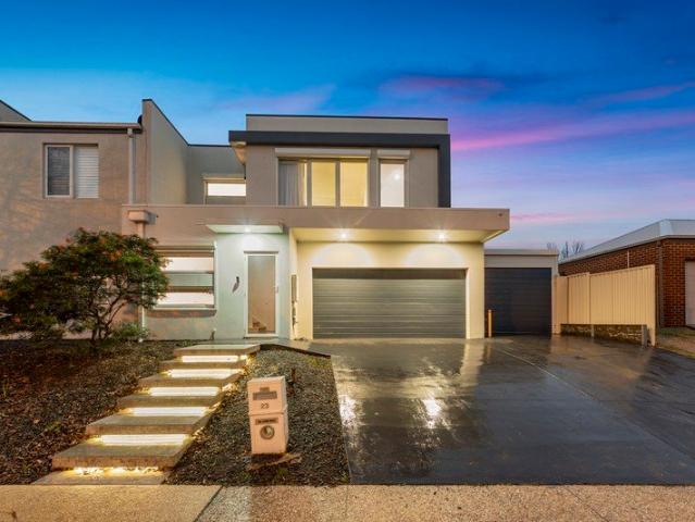 BEAUTIFUL BLEND ON BOTANIC DRIVE