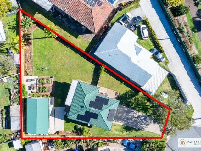 BEAUTIFUL BLOCK RENOVATED HOME FABULOUS SHED EXCELLENT LOCATION