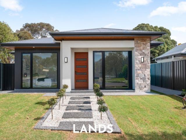 Beautiful Brand New Home In Prime Location