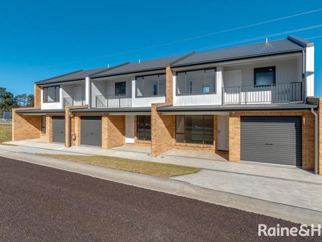 Beautiful brand new two level townhouse
