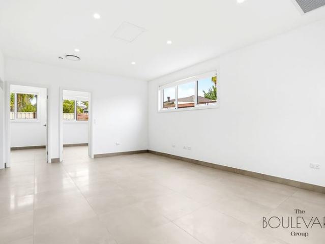 Beautiful Brand New 2 Bedroom Granny Flat in the Heart of Greystanes
