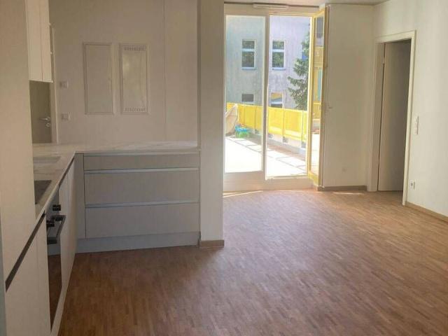 Beautiful brand new 4 room apartment for rent in Berlin Neukölln! We're renting out our newly built 100 m² apartment  2 bathrooms, large terrace