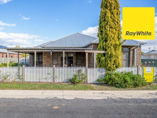 BEAUTIFUL BRICK HOME ON ROSS HILL