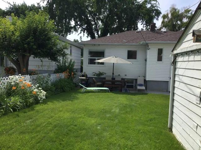 SPACIOUS 1100 square foot SOUTHSIDE MAINFLOOR 2 bdm $1700 including utilities