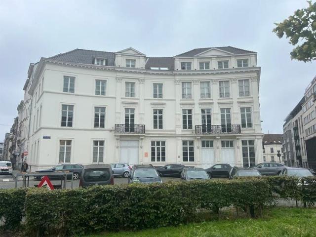 Beautiful, bright apartment with 3 bedrooms and terrace