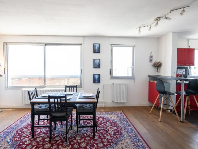 Beautiful bright apartment on the top floor with a superb view