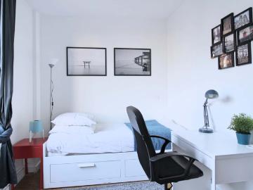 Beautiful bright room 11m² PA4