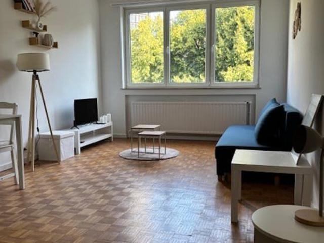 Beautiful bright studio located in the Louise district