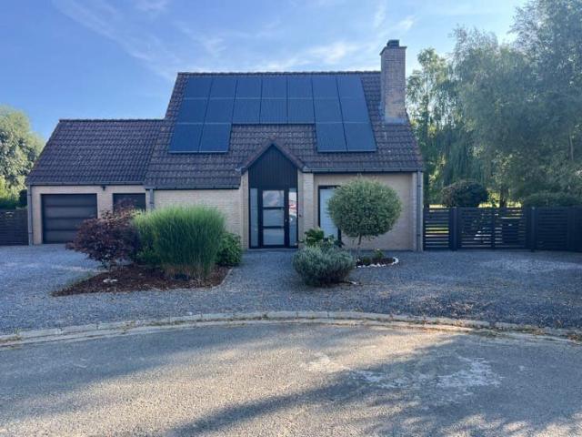 Beautiful bright, spacious villa for rent in Saint Symphorie