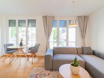 Beautiful & bright 2 Room Apartment with balcony in Lichtenberg Berlin
