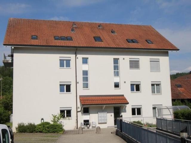 Beautiful, bright 4½ room apartment on the 1st floor