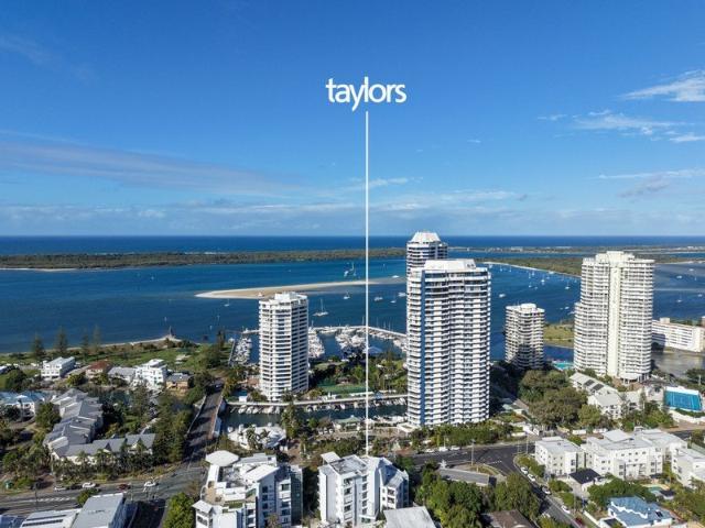 Beautiful Broadwater Views + Coastal Luxe = Ultimate Lifestyle