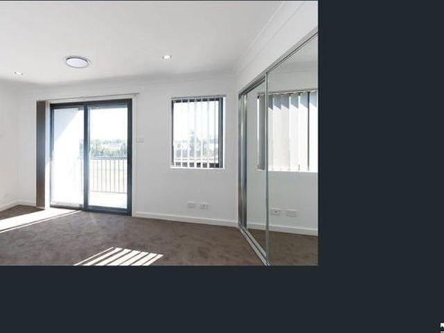 beautiful built property with 3 spacious bedrooms