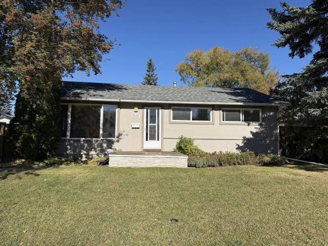 Beautiful bungalow in Lynnwood — 3 Bedrooms House