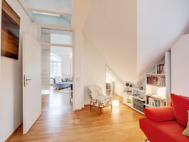 Beautiful gallery apartment in Westend for rent
