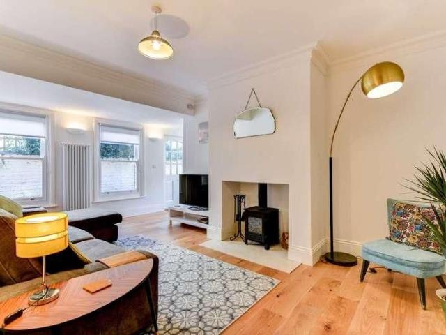 ?beautiful Garden Flat Retreat, Close To The Beach`, BN11