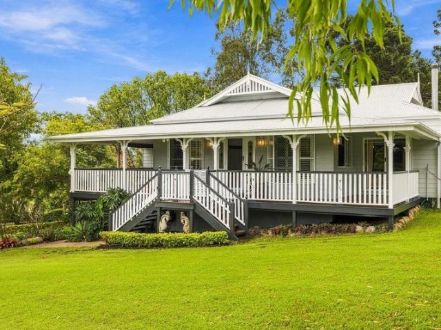 Beautiful Gardens, Timeless Charm and Space to Enjoy