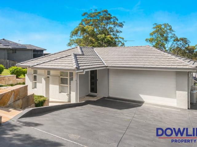 Beautiful Gardens, Golf Course Views & a Lifestyle to Love