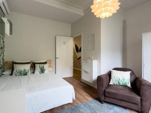Beautiful double bedroom in Eixample