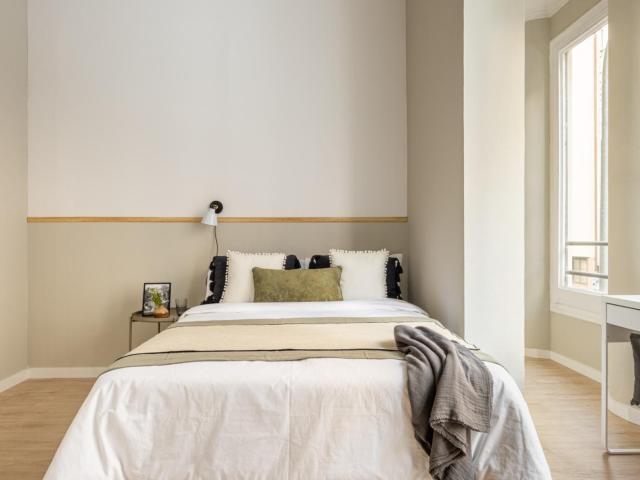 Beautiful double bedroom in El Putxet i el Farró