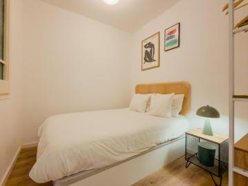 Beautiful double bedroom next to Glories, at the crossing of Eixample and Poblenou
