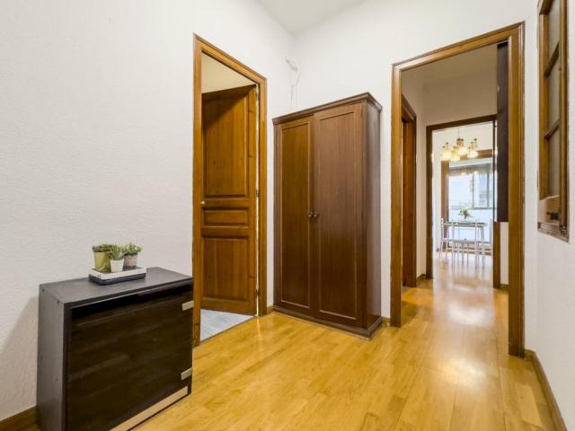 Beautiful double bedroom near the Joanic metro