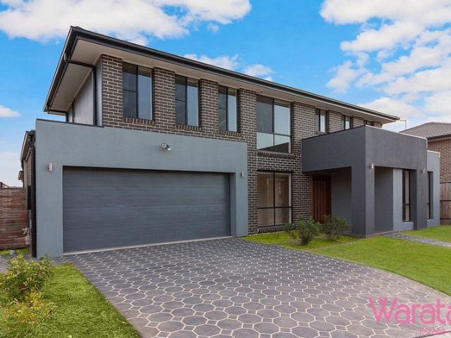 Beautiful Double Storey Home!