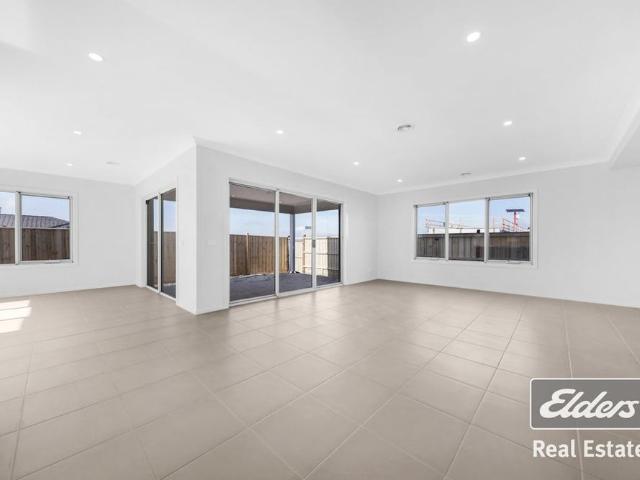 Beautiful double storey house to live in !