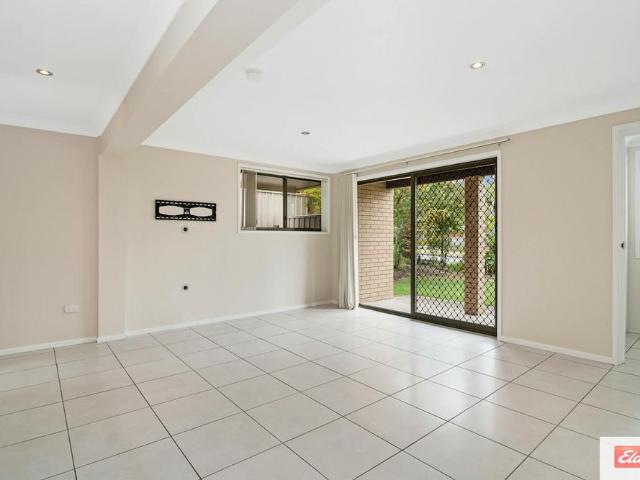 BEAUTIFUL DUAL LIVING HOME IN HIGHLY SOUGHT AFTER LOCATION!