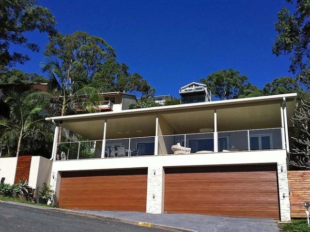 Beautiful Duplex on Burleigh Hill