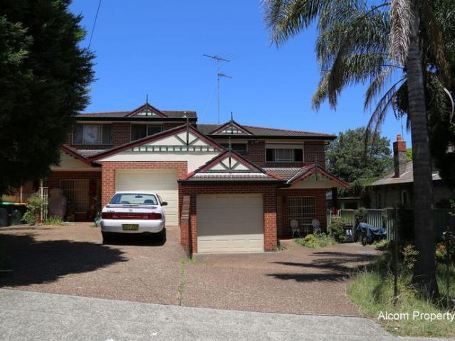 Beautiful Duplex Close To Hurstville Station and Shops