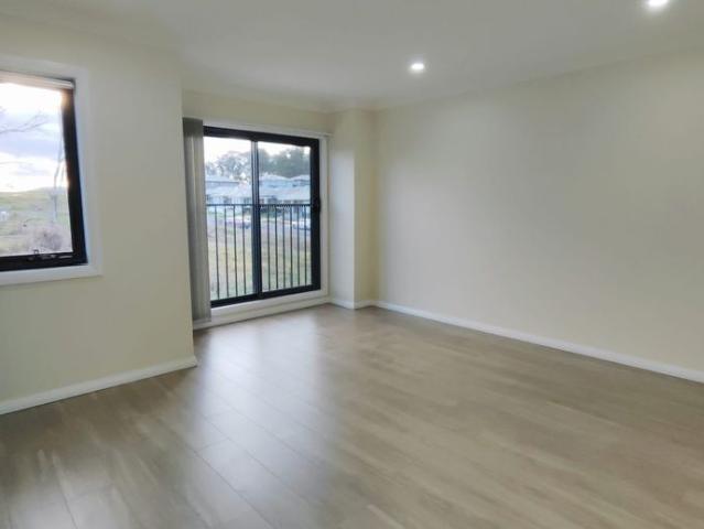 Beautiful Duplex House in Austral for Lease