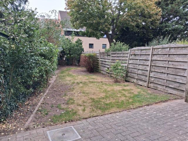Beautiful duplex with a garden!