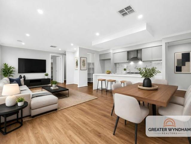 Beautiful East Facing Family Home with 4 bedrooms includes 2 Master bedrooms I 3 Bathrooms