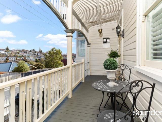BEAUTIFUL EASTERN SUBURBS GEM!