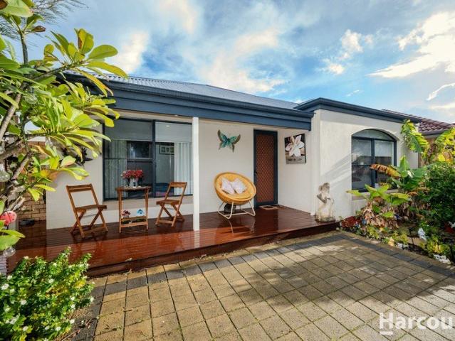 BEAUTIFUL, EASYCARE HOME WITH PARKLANDS VIEWS