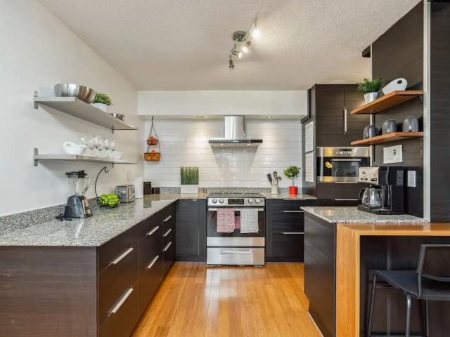 Beautiful Executive furnished 2 bed condo — 2 Bedrooms Condo Unit