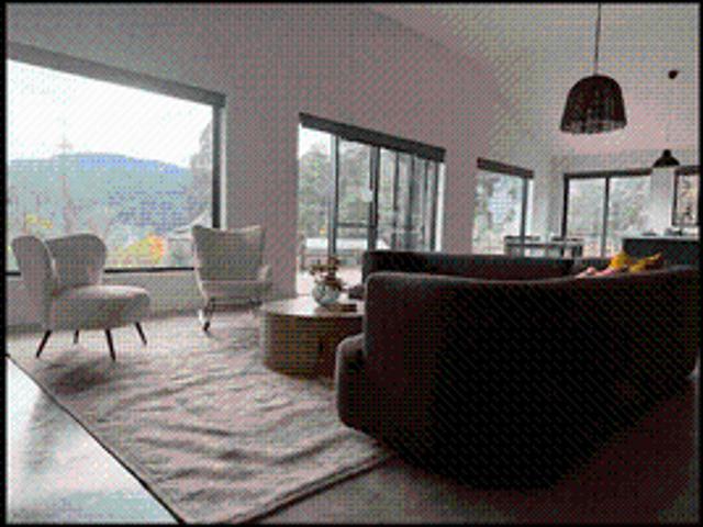 Beautiful Four Bedroom Home with Mountain Views & Sauna