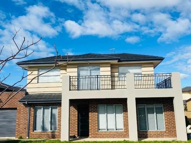 BEAUTIFUL FAMILY HOME!