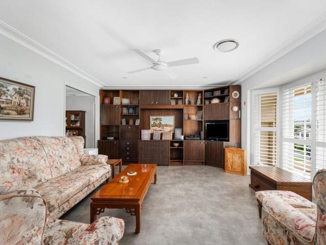 BEAUTIFUL FAMILY HOME!