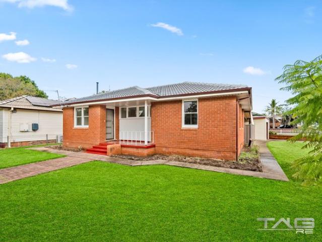 BEAUTIFUL FAMILY HOME!